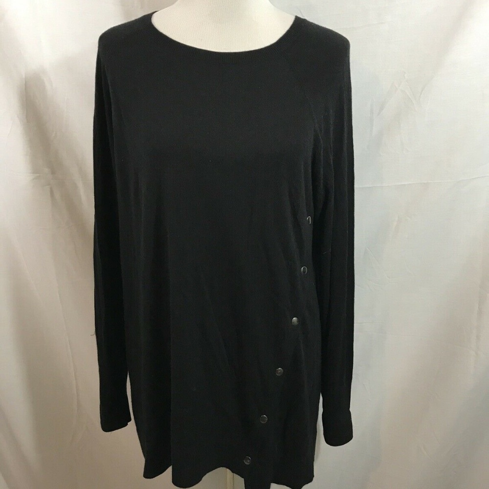 Halogen black long sleeve sweater with snap side -
